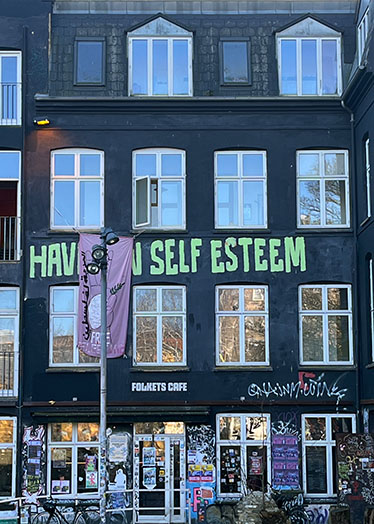 bullies have low self-esteem